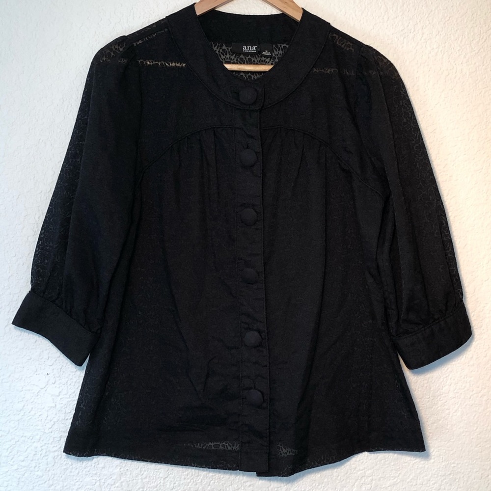 Ana Women’s Fabric Covered Button Top Size Medium